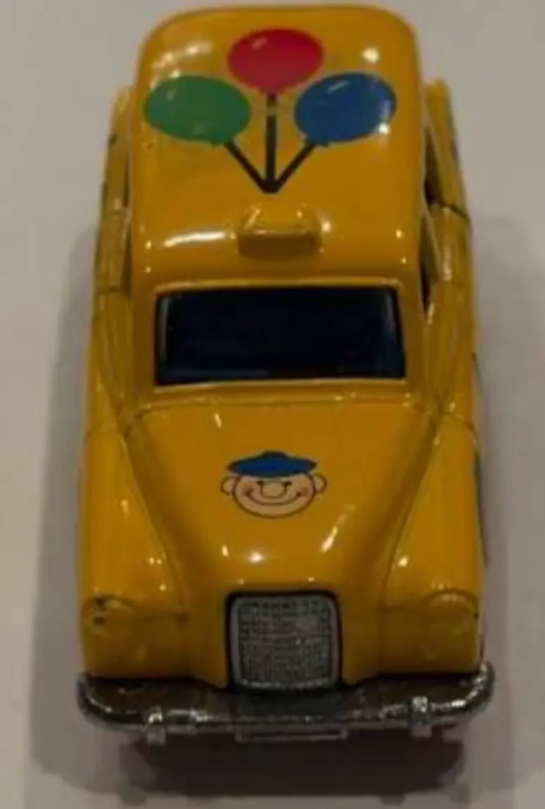 1990 Carbodies Taxi FX4R Yellow: No Package: Image 4
