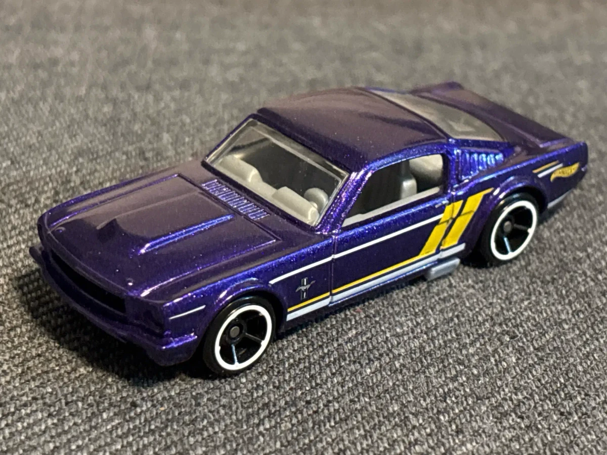 2014 65 Mustang Fastback Purple: No Package: Image 2