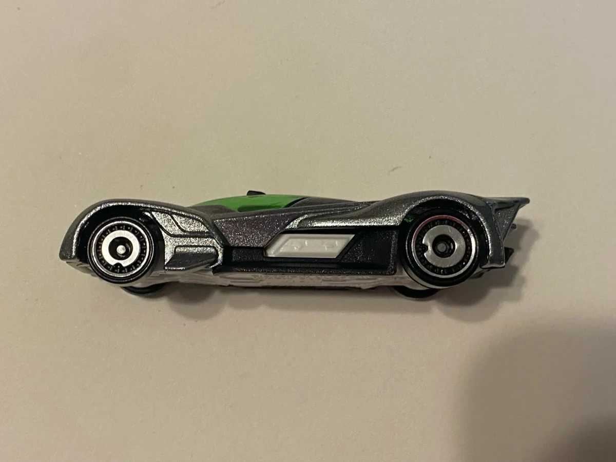 2025 Futurismo Silver: No Package: Image 6