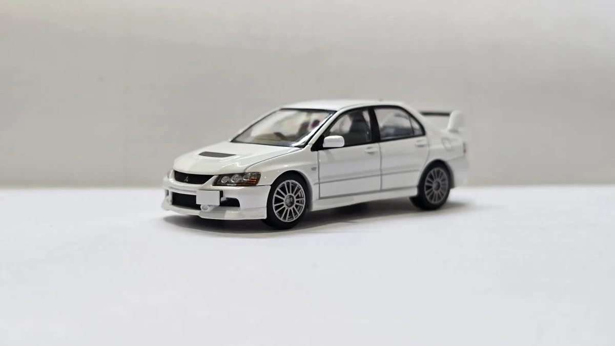 2025 Mitsubishi Lancer GSR Evolution IX MR White: No Package: Image 2