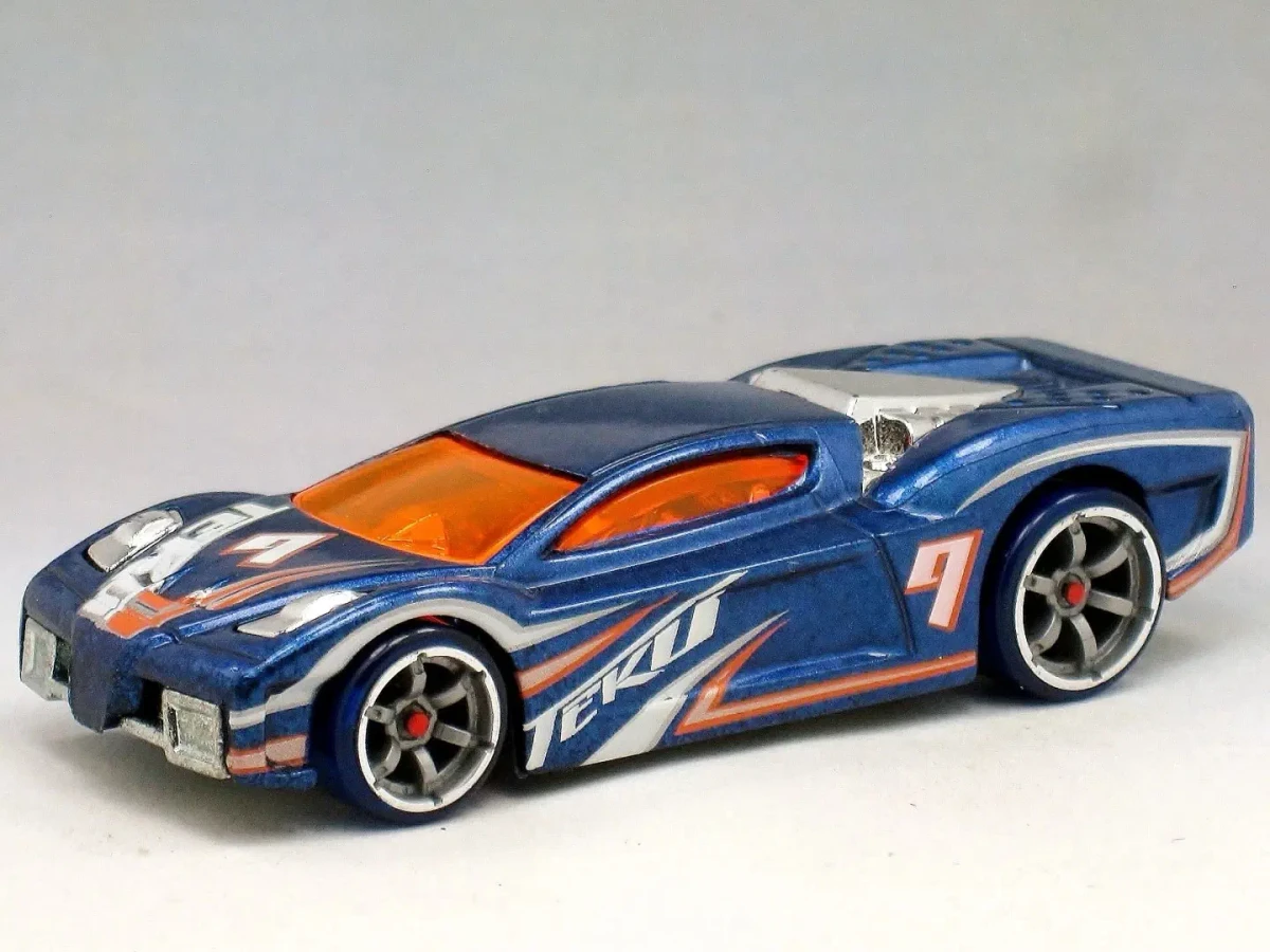 2004 REVERB Blue: No Package: Image 6