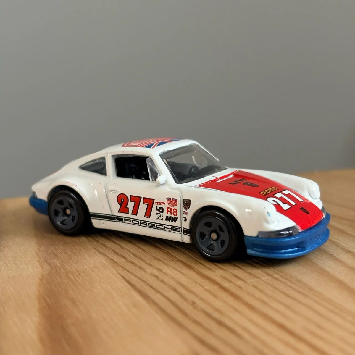 2018 71 Porsche 911 White: No Package: Image 5