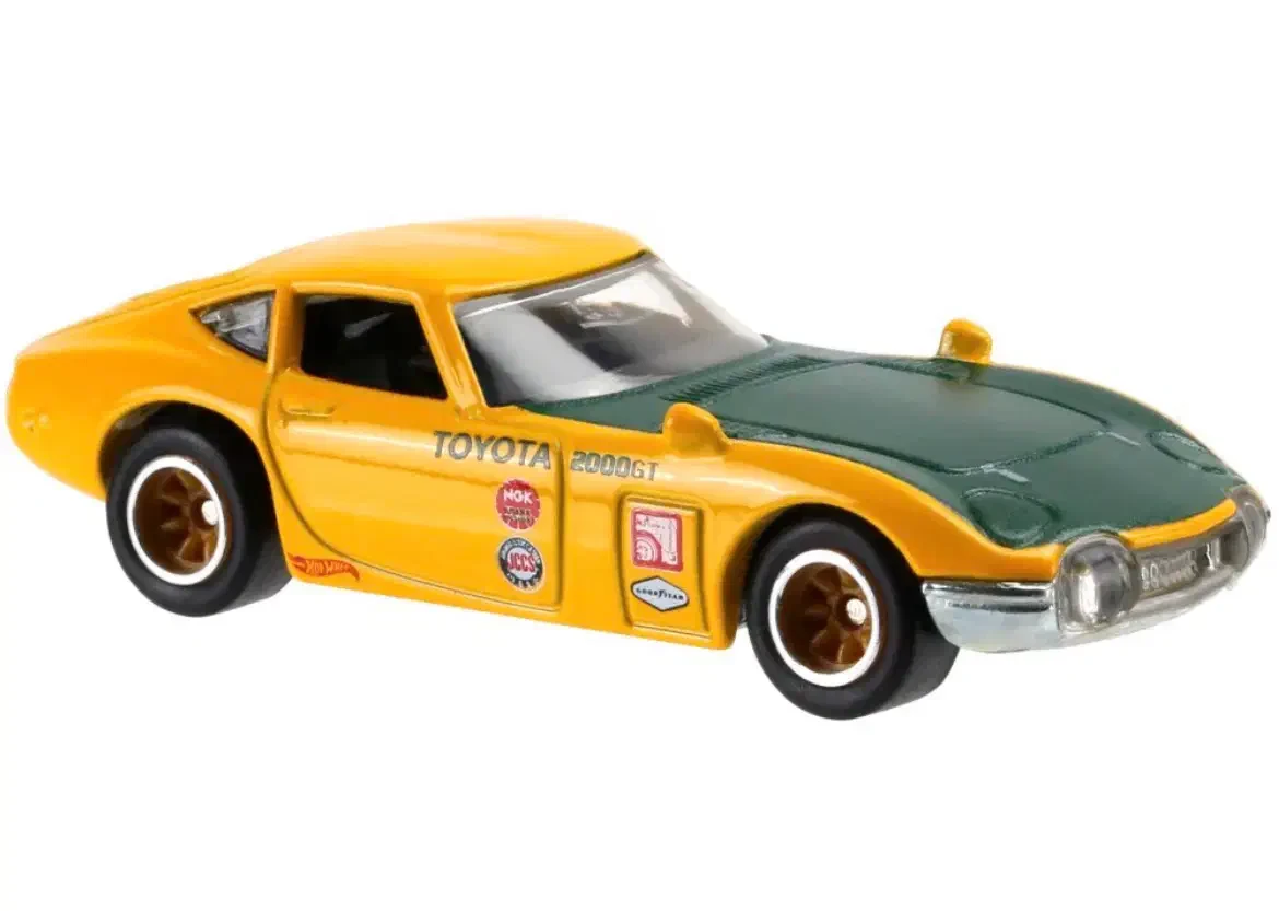2016 Toyota 2000 GT Yellow: No Package: Image 2