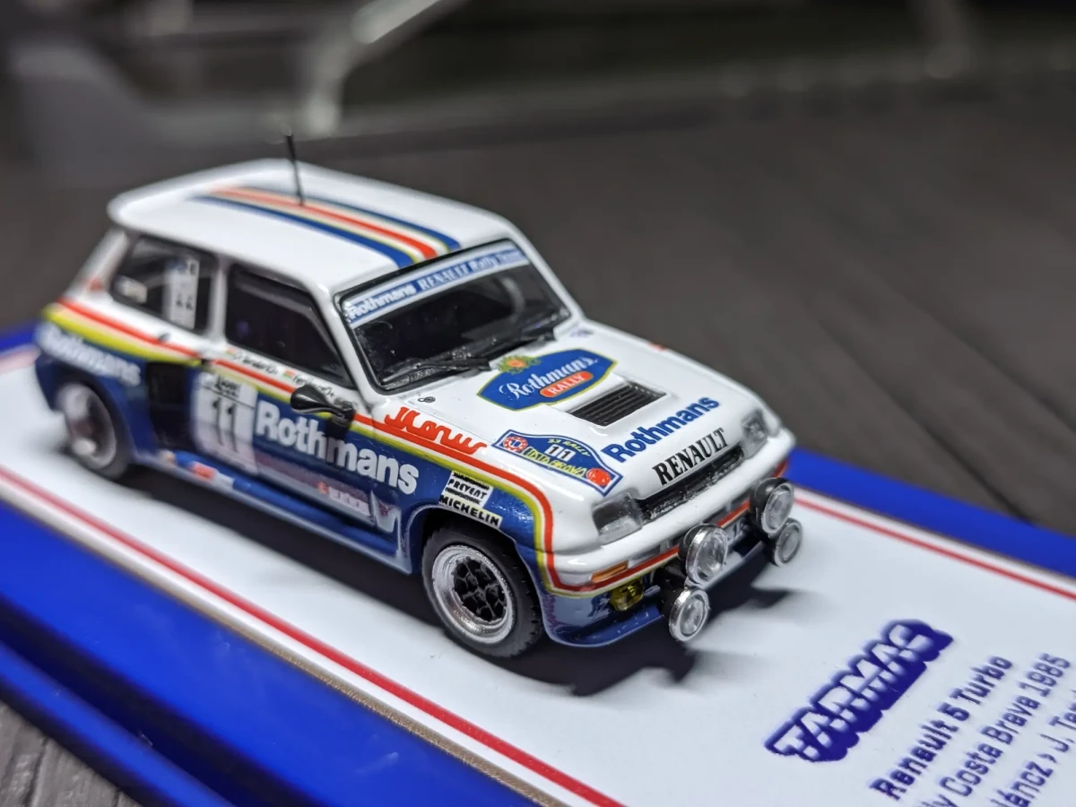 2024 Renault 5 Turbo Blue: No Package: Image 2