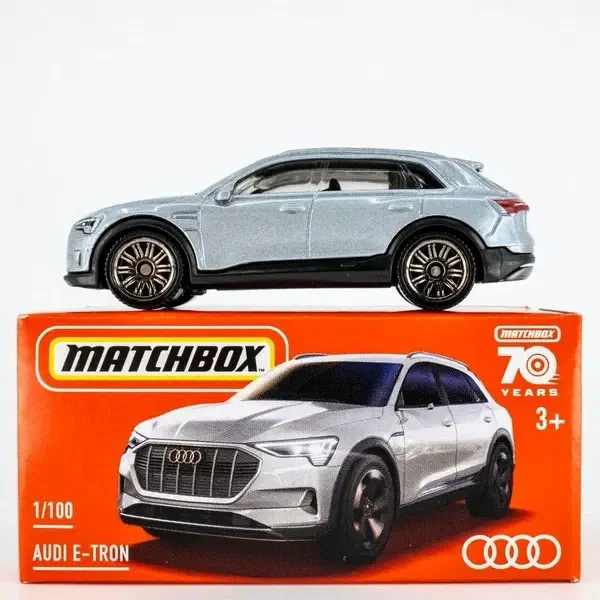 2023 Audi e-tron Silver: Box: Image 3
