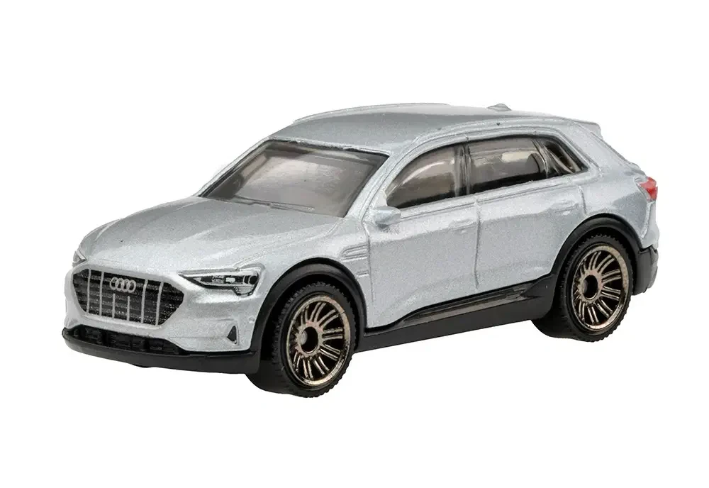 2023 Audi e-tron Silver: No Package: Image 4
