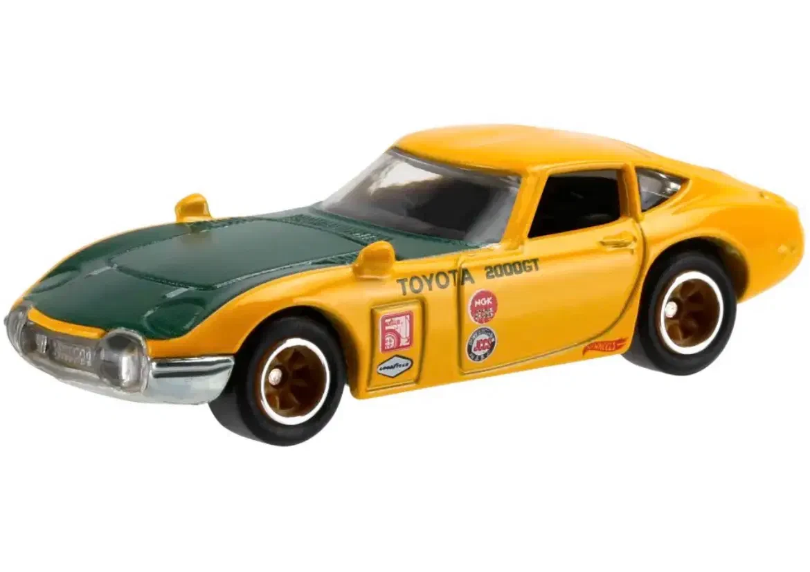 2016 Toyota 2000 GT Yellow: No Package: Image 3