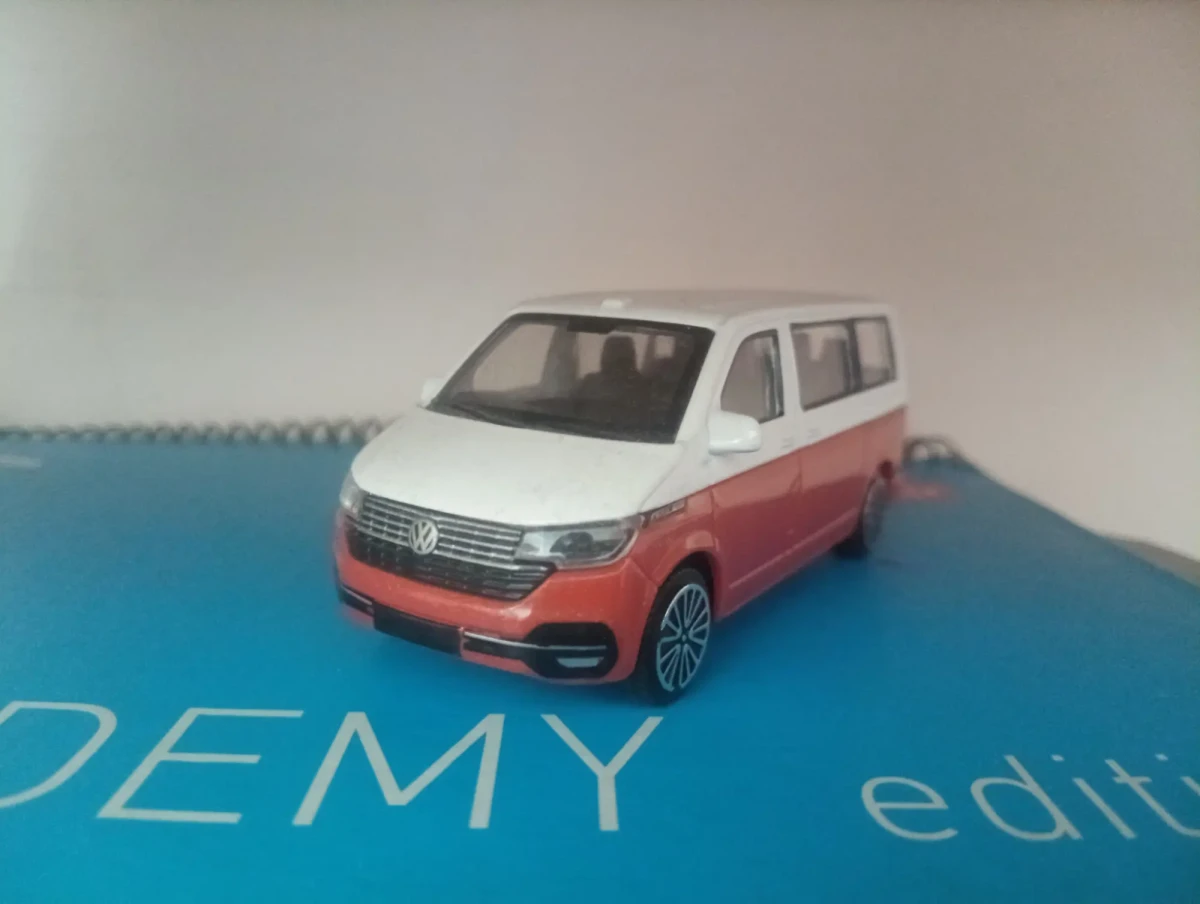 2020 Volkswagen T6 Transporter: No Package: Image 2