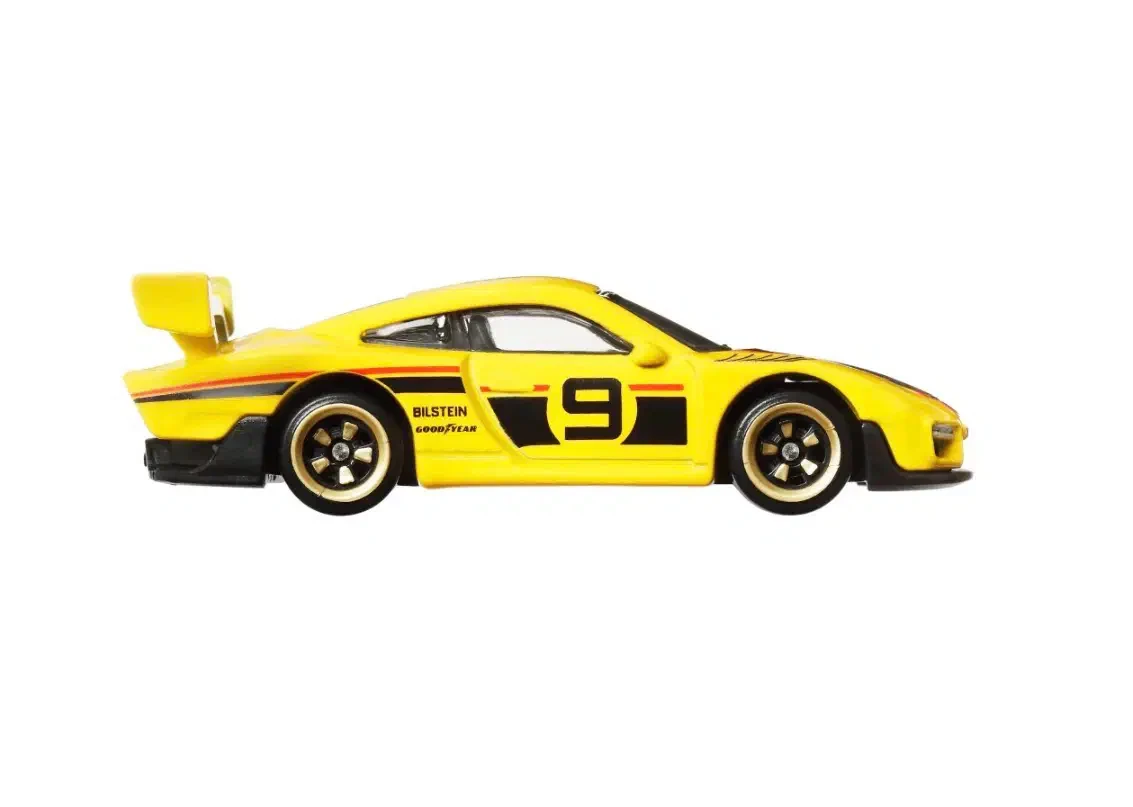 2024 Porsche 935 Yellow: No Package: Image 4