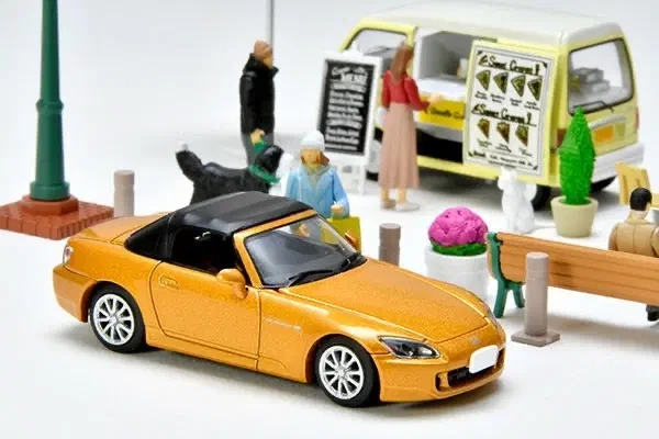 2006 DioColle 64 #CarSnap 22a City Street Corner 2 Honda S2000 Orange: No Package: Image 7