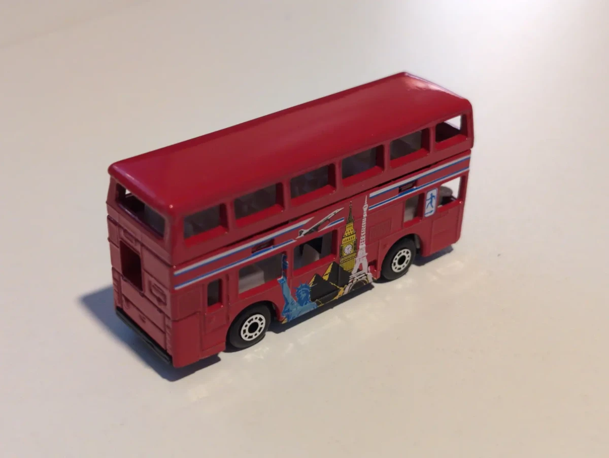 2000 London Bus Red: No Package: Image 3