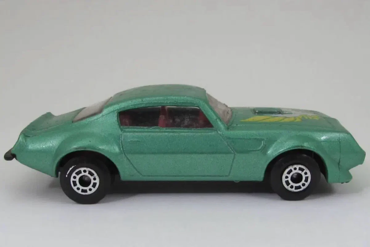 1991 Pontiac Firebird Green: No Package: Image 2