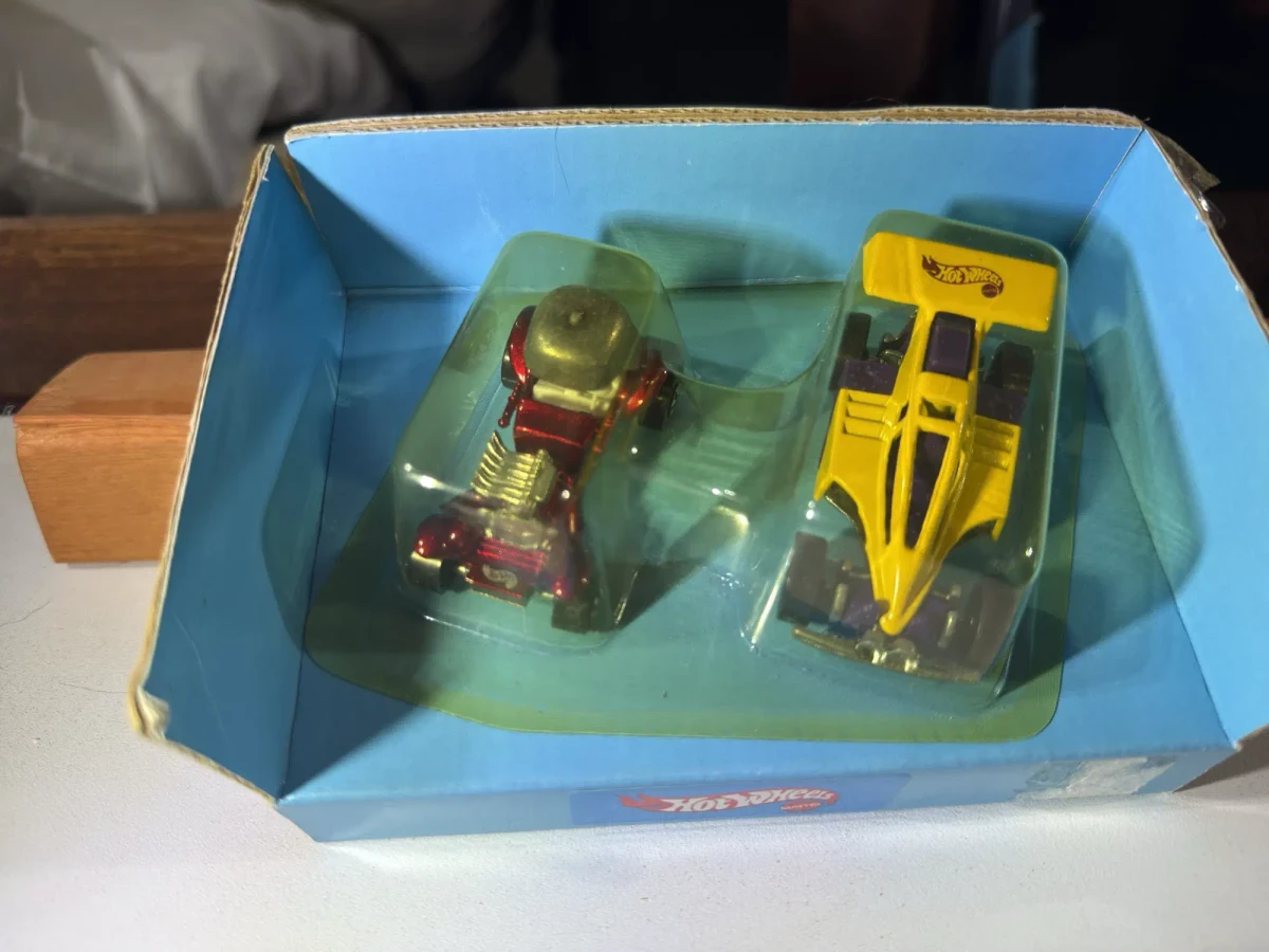 1999 Hot Wheels Red Baron & Shock Factor 2-Pack Red: No Package: Image 2