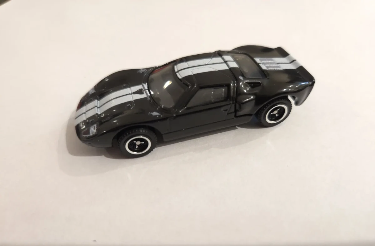 2026 Ford GT40 Black: No Package: Image 2