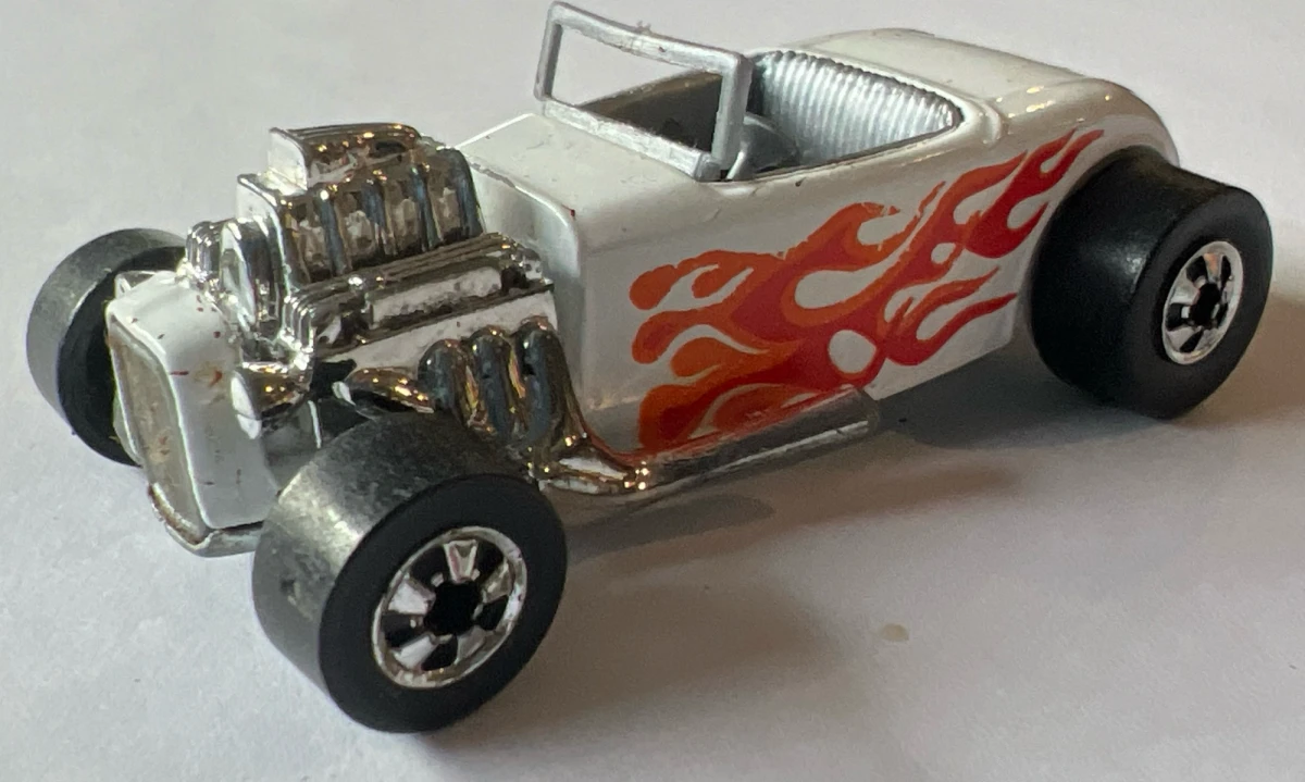 1981 32 Ford Roadster White: No Package: Image 2