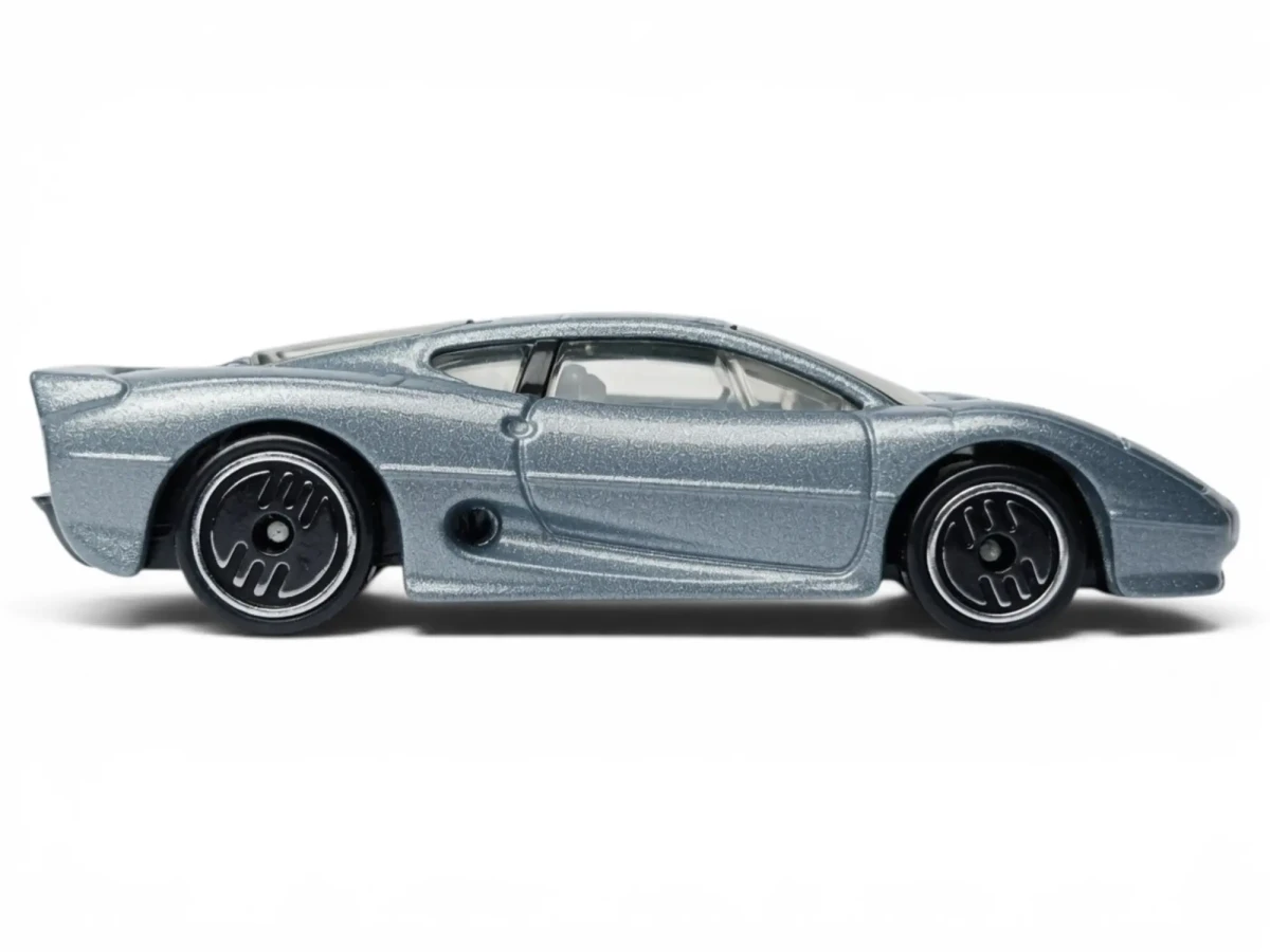 1993 Jaguar XJ220 Silver: No Package: Image 3