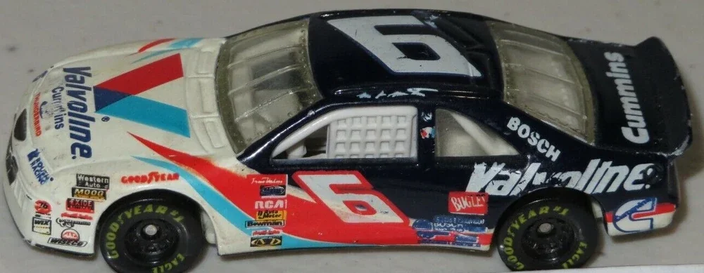 1999 Ford Thunderbird Valvoline #6 White: Image 2