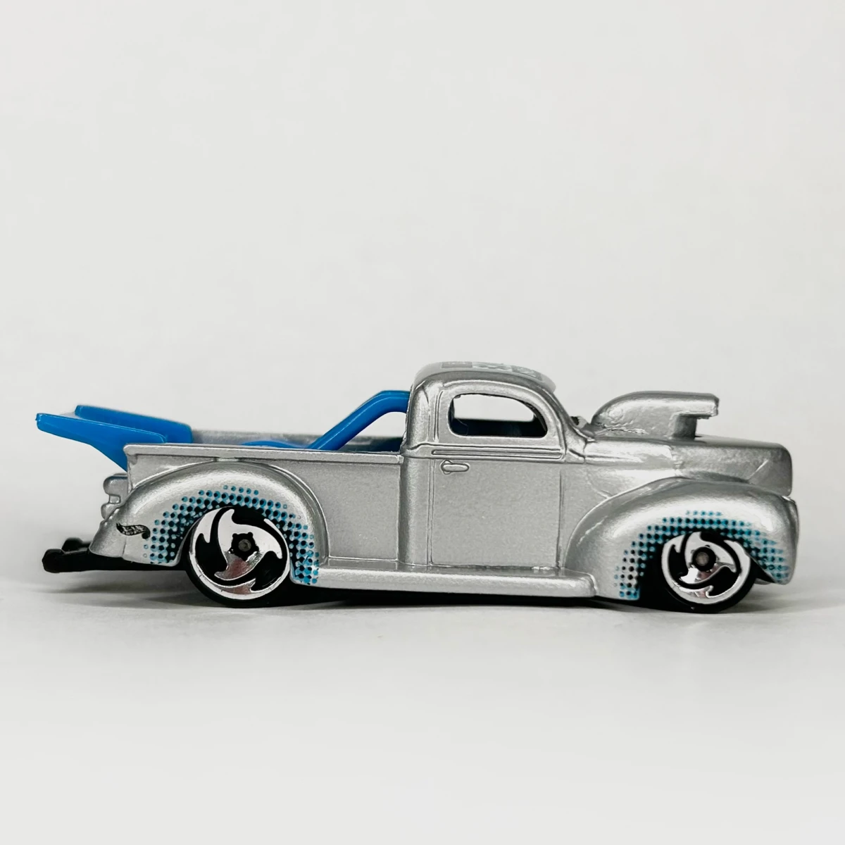 2000 40 Ford Silver: No Package: Image 7