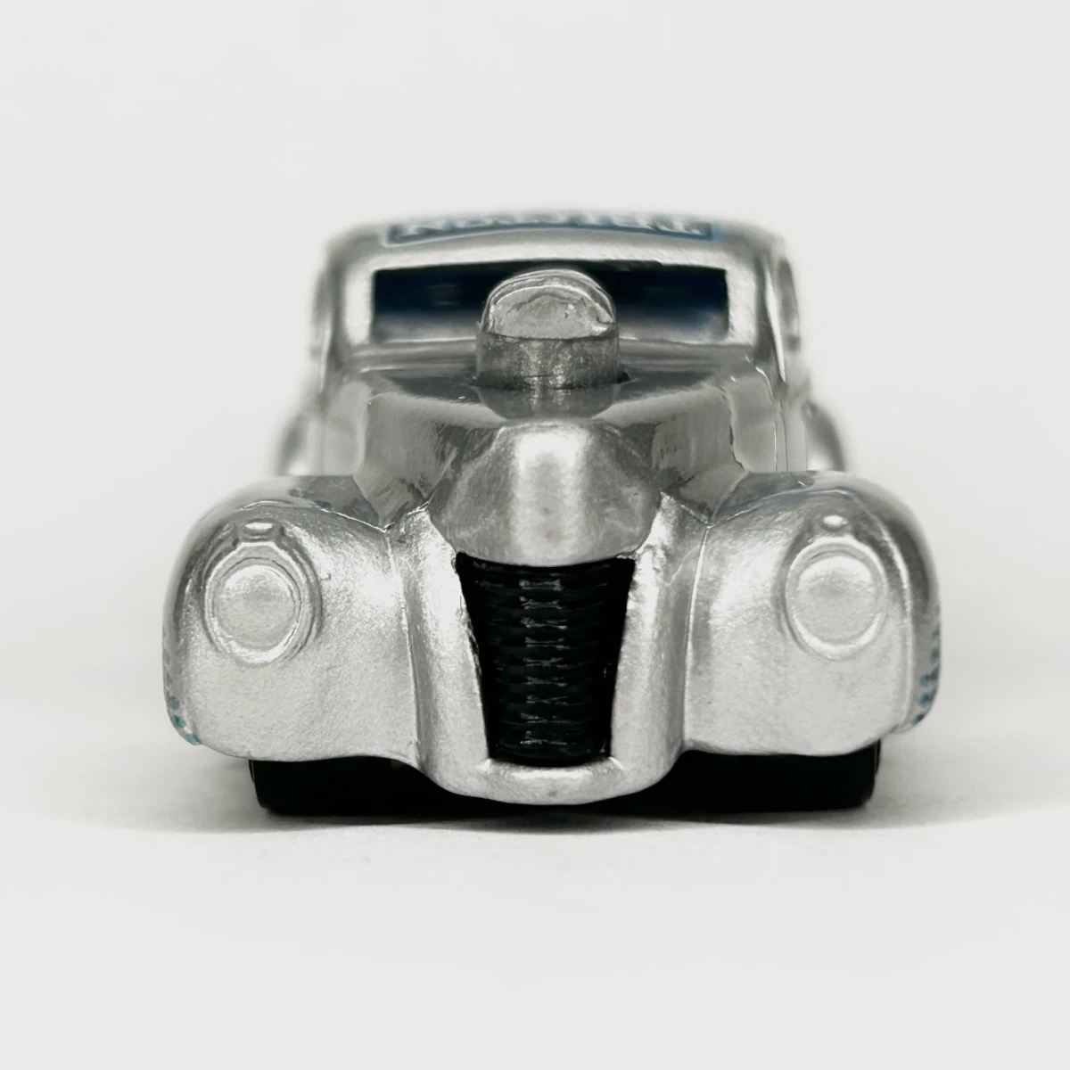 2000 40 Ford Silver: No Package: Image 5