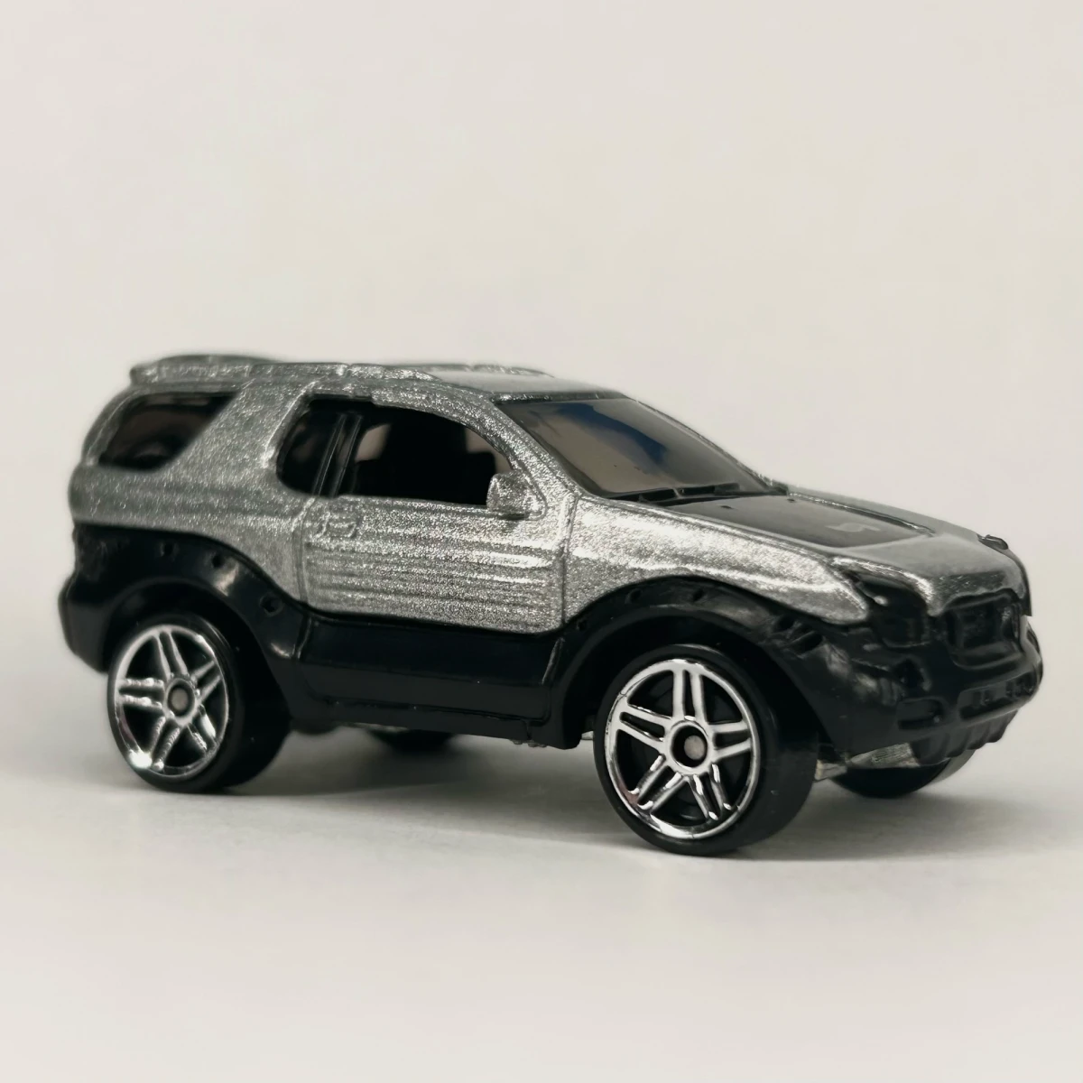 2000 1999 Isuzu VehiCROSS Silver: No Package: Image 5