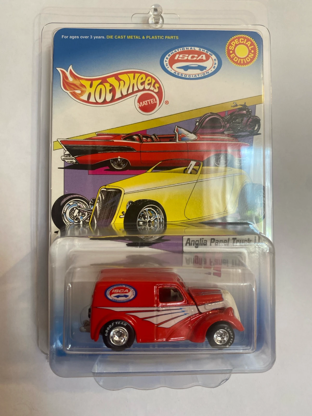 2000 Anglia Panel Truck Red: Long (US): Image 2