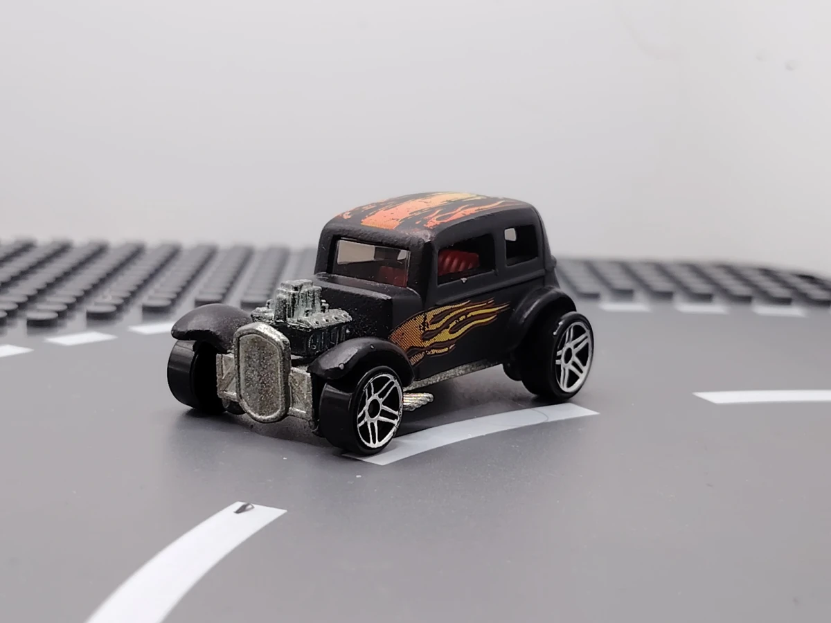 2001 32 Ford Vicky Black: No Package: Image 2