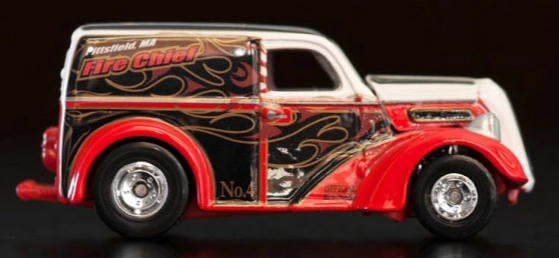 2001 Anglia Panel Truck Red: Image 3