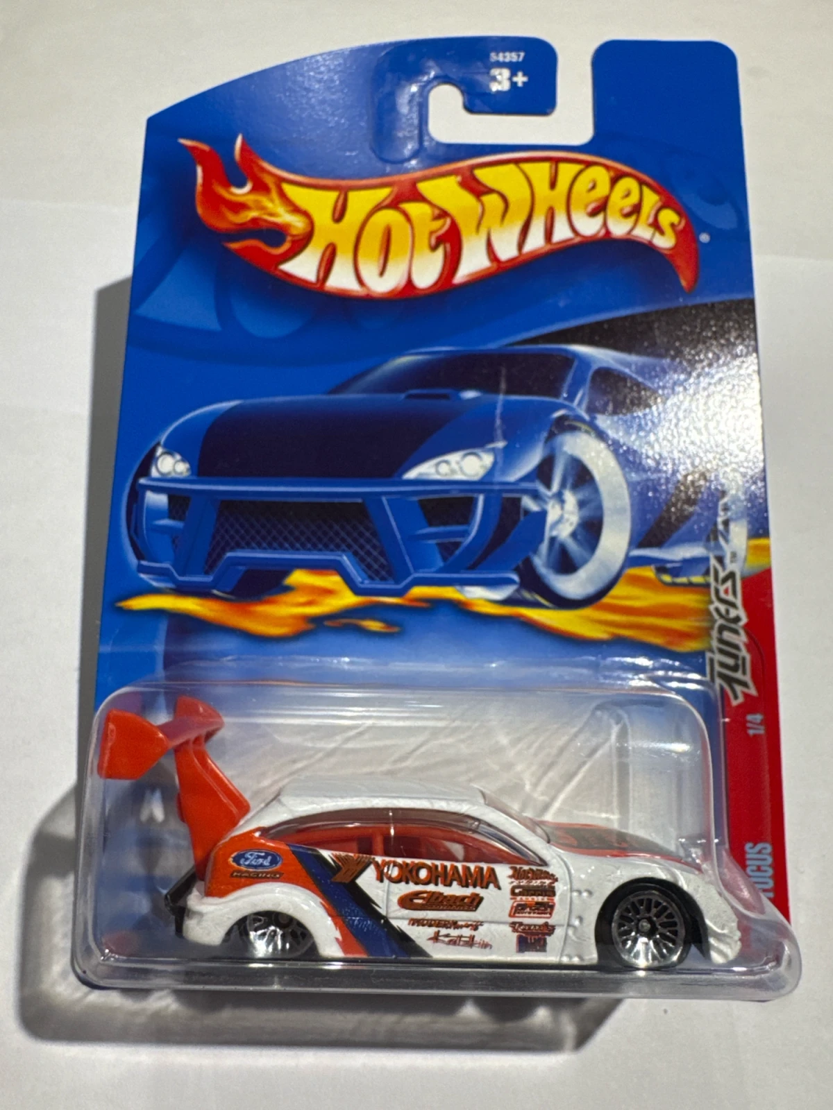2002 Ford Focus White: Long (INT): Image 3