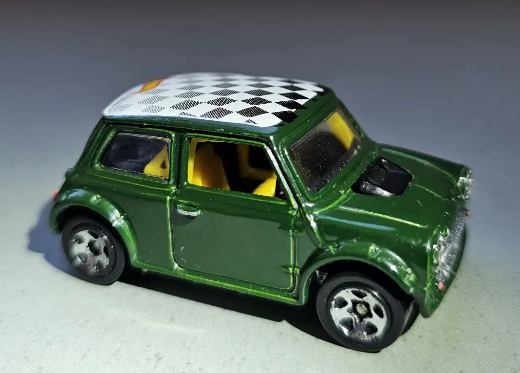 2002 Mini Cooper Green: No Package: Image 2
