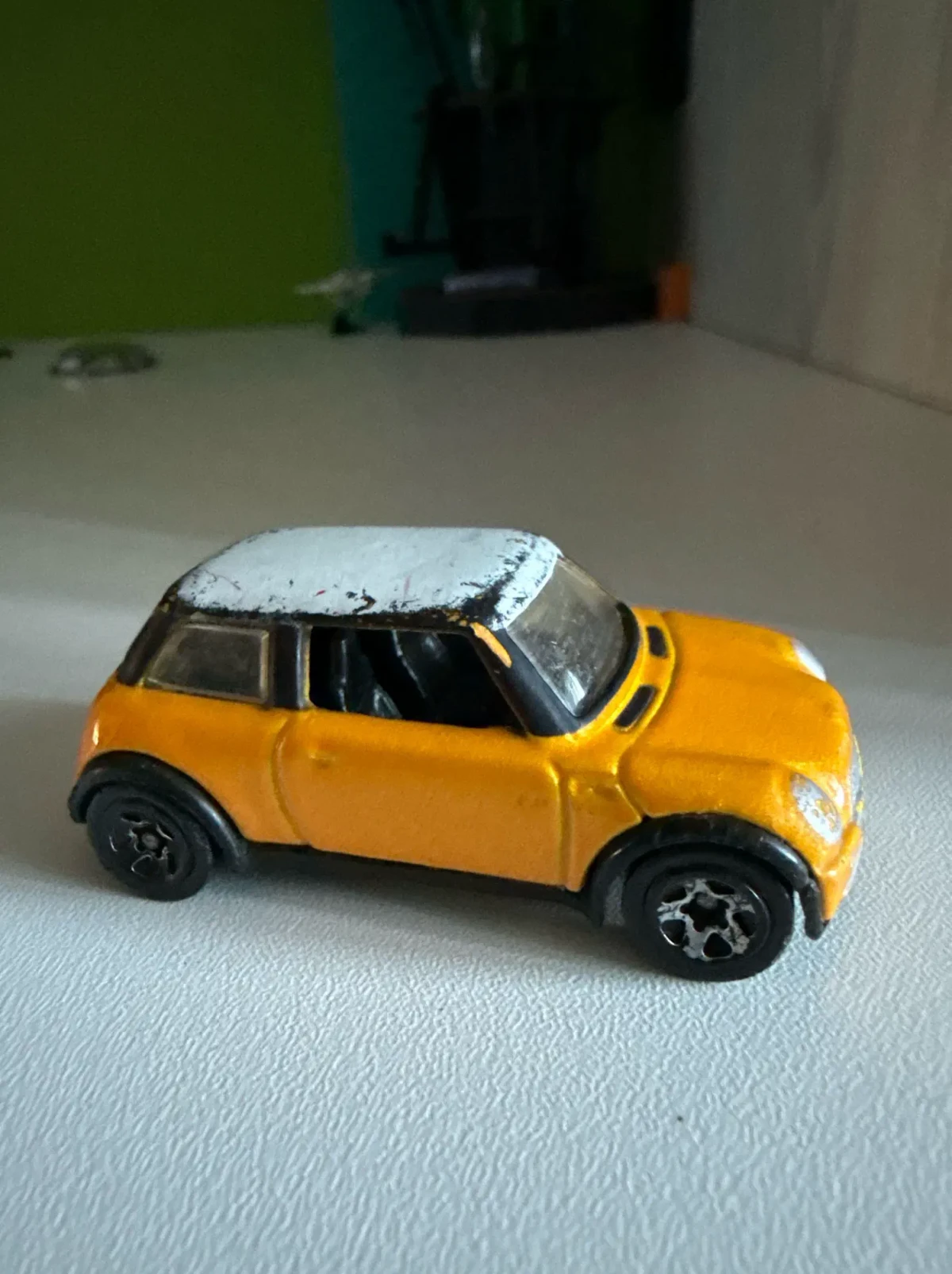 2002 Mini Cooper 2001 Yellow: No Package: Image 2