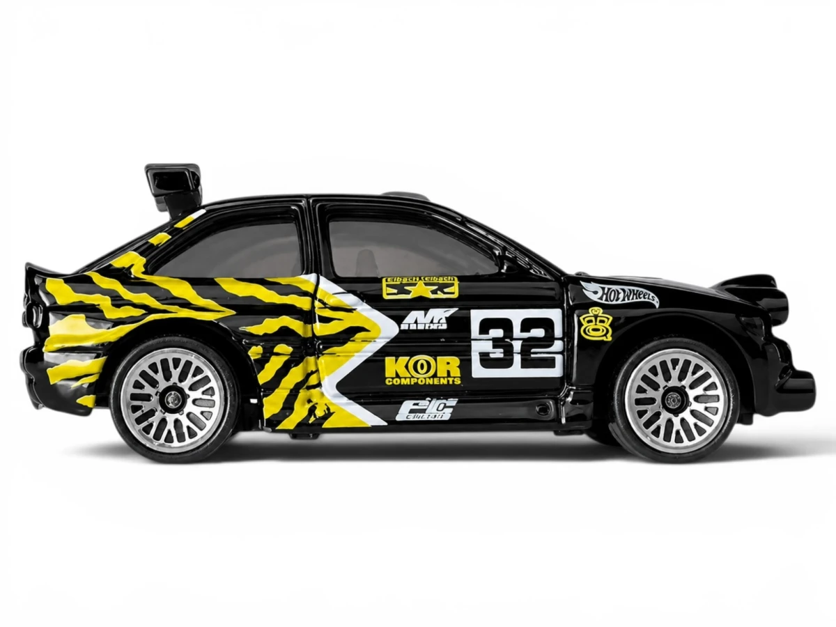 2004 Escort Rally Black: No Package: Image 2