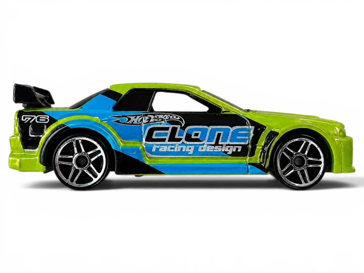 2004 Nissan Skyline: No Package: Image 2