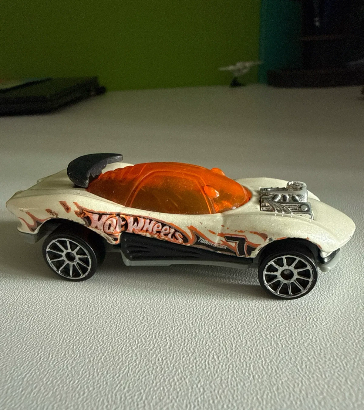 2005 Flashfire White: No Package: Image 2