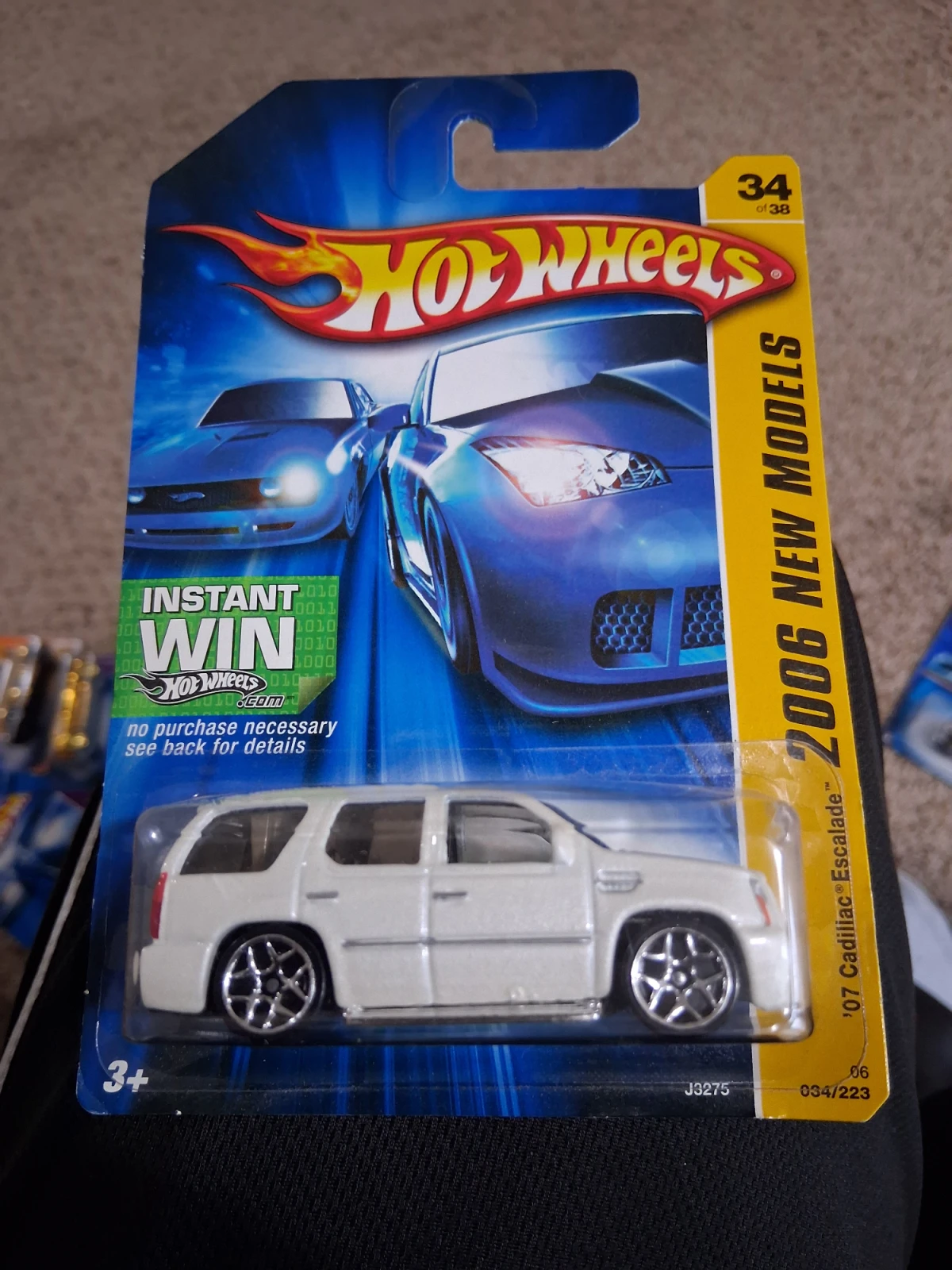 2006 07 Cadillac Escalade White: Long (INT): Image 2