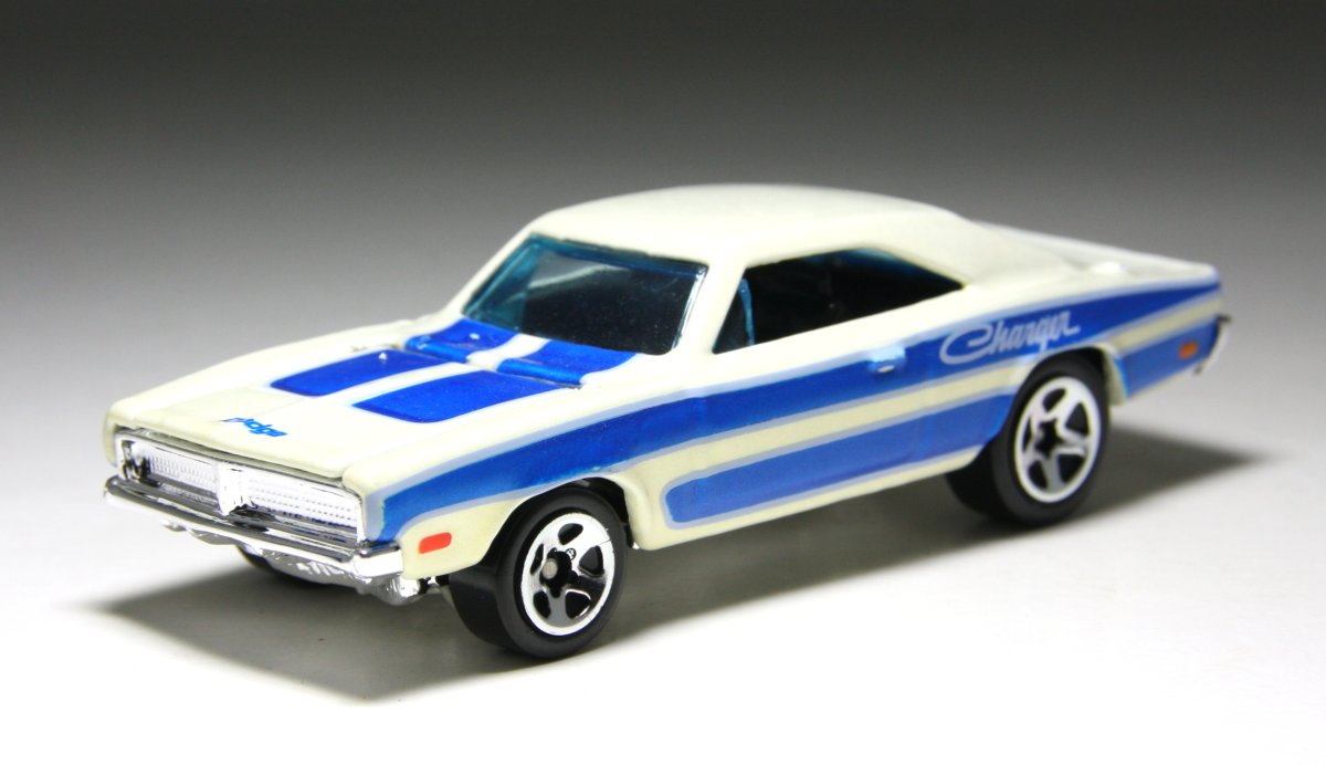 2007 1969 Dodge Charger White: Image 2