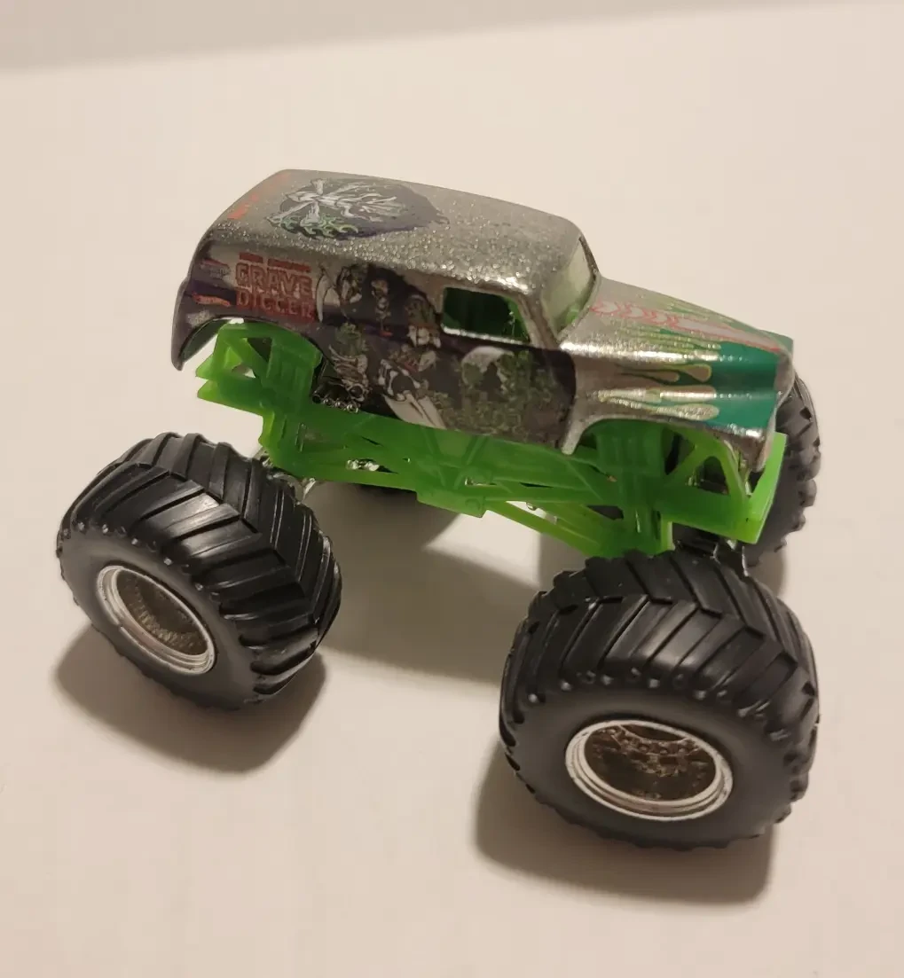 2007 Grave Digger Chrome: No Package: Image 2