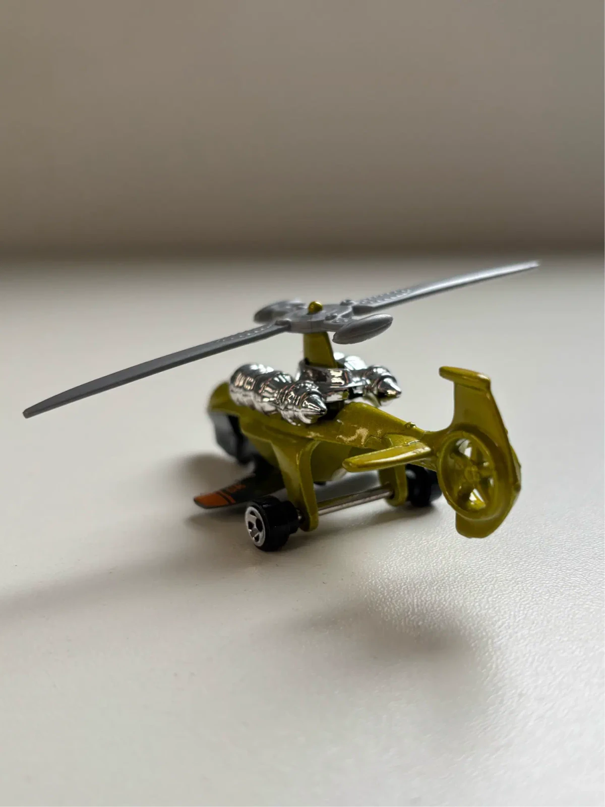2007 Sky Knife Green: No Package: Image 3