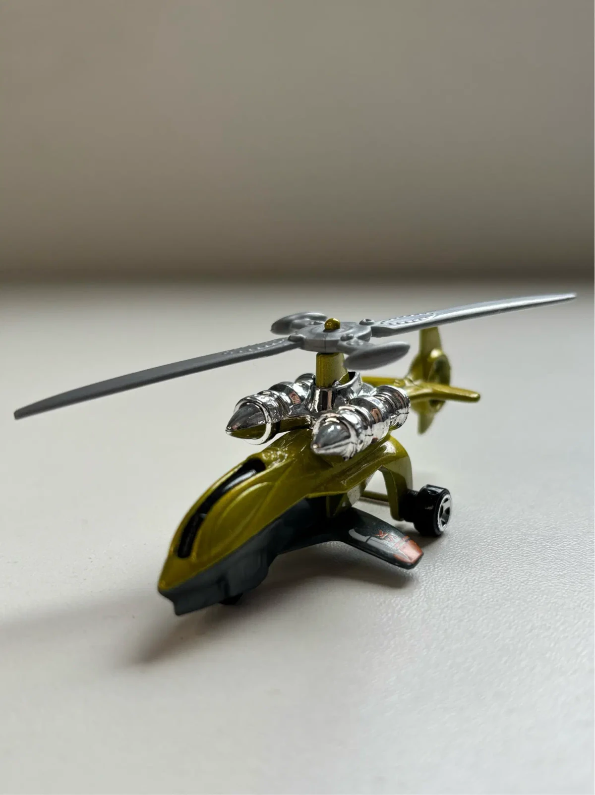 2007 Sky Knife Green: No Package: Image 2