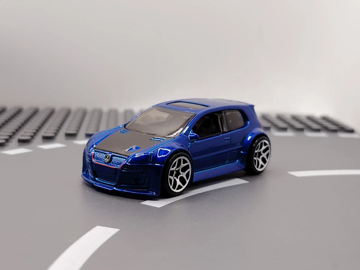2007 Volkswagen Golf GTI Blue: No Package: Image 2