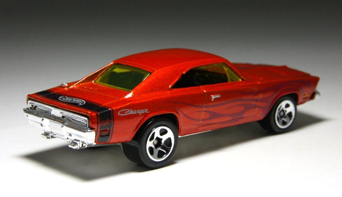 2008 69 Dodge Charger Orange: Image 2