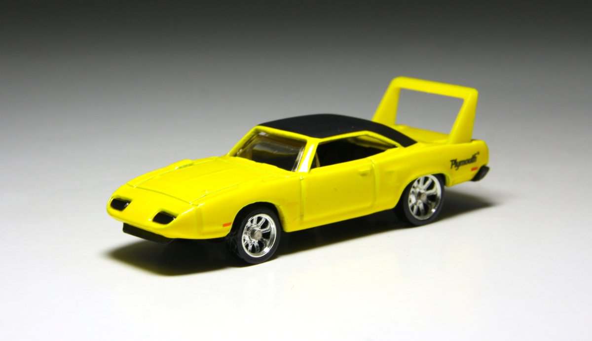 2009 70 Plymouth Superbird Yellow: Image 2