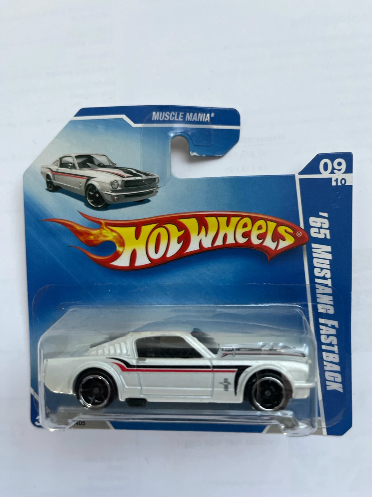 2009 65 Mustang Fastback White: Short: Image 2
