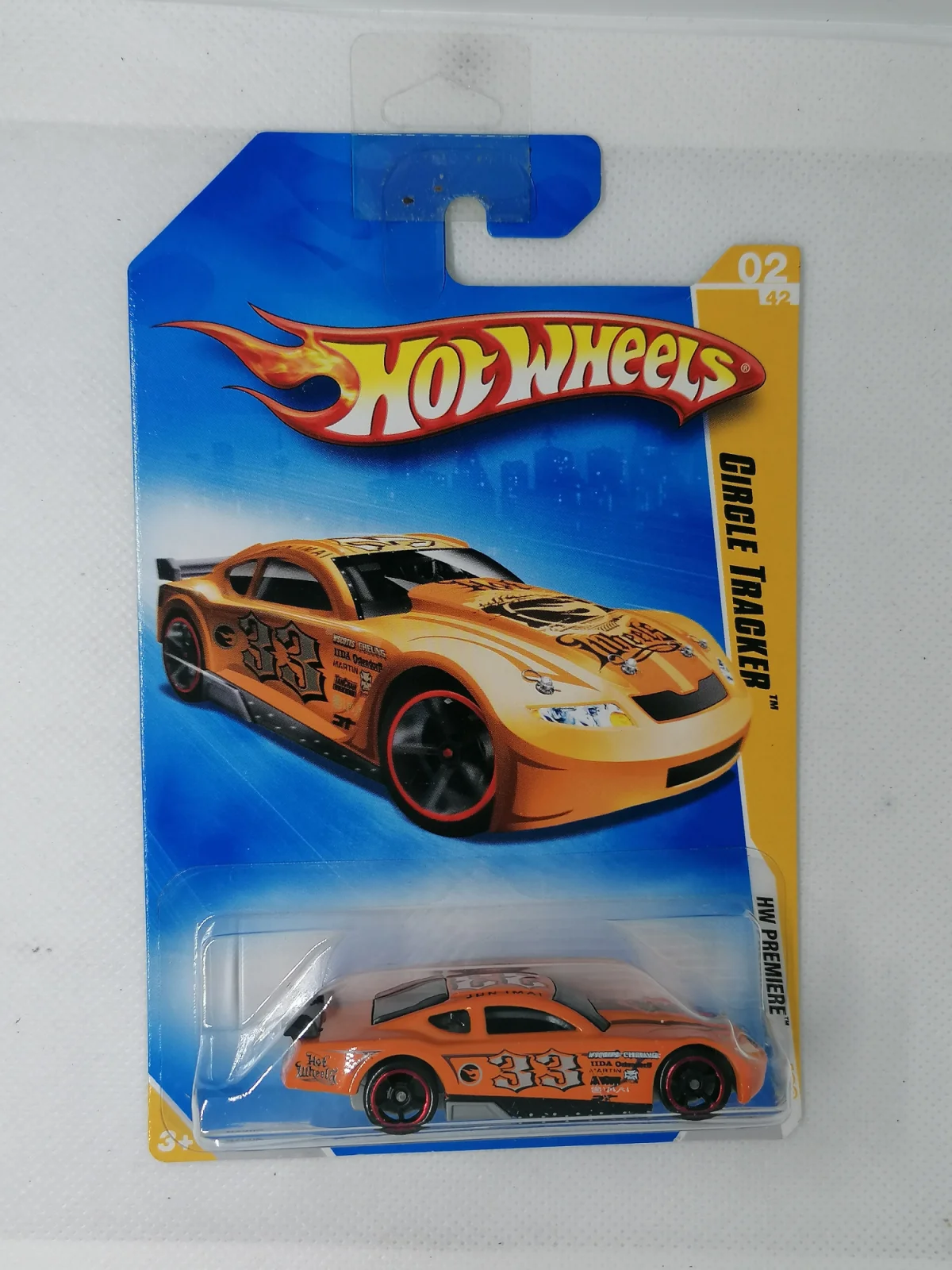 2009 Circle Tracker Orange: Long (US): Image 2