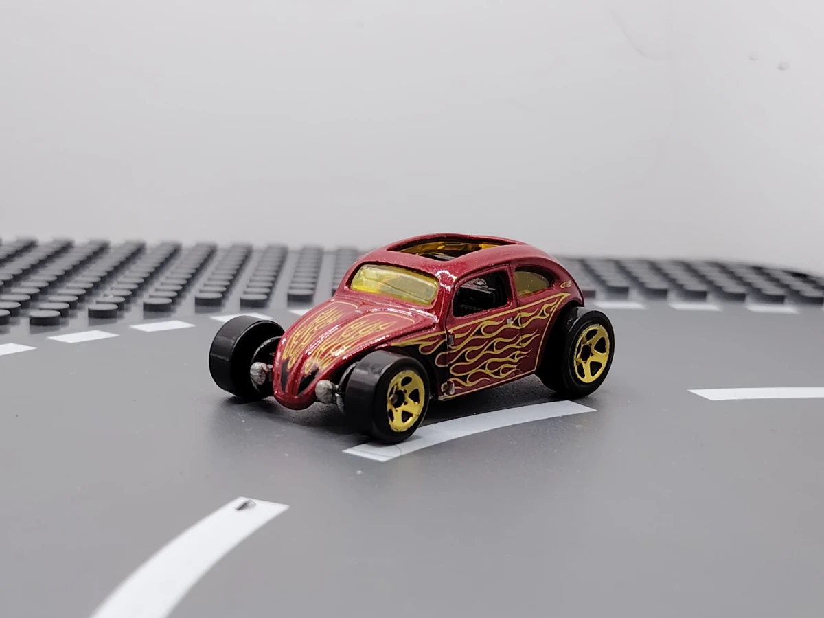 2009 Custom Volkswagen Beetle Red: No Package: Image 2