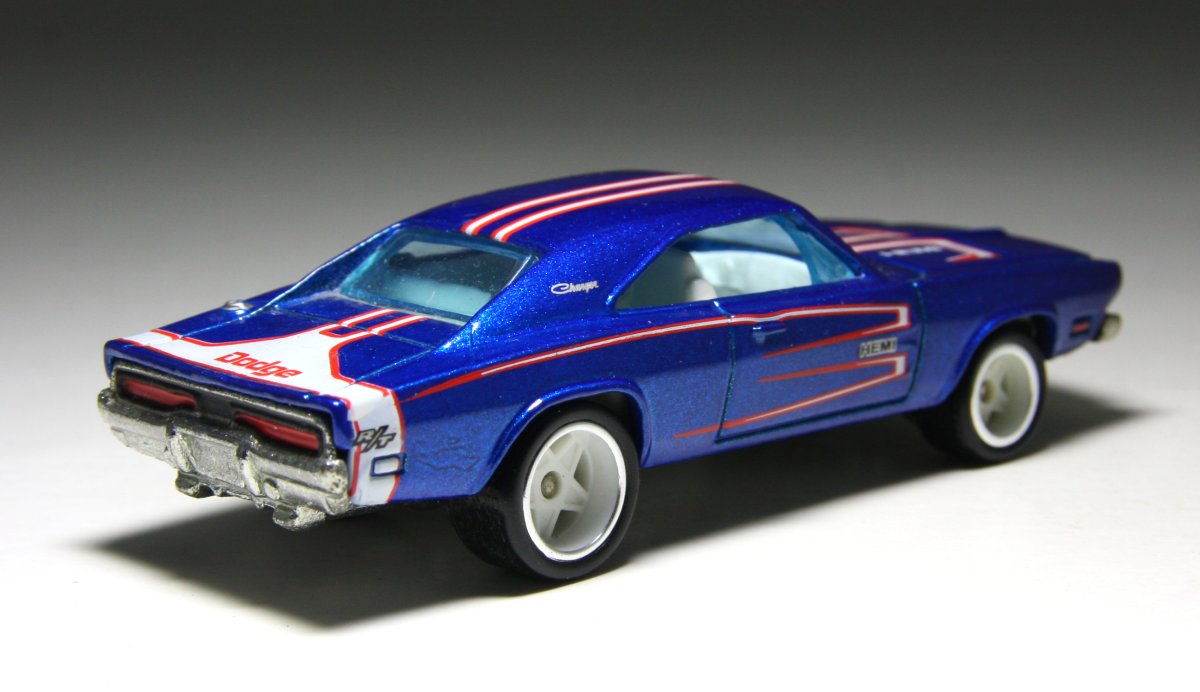 2010 69 Charger Blue: Image 2