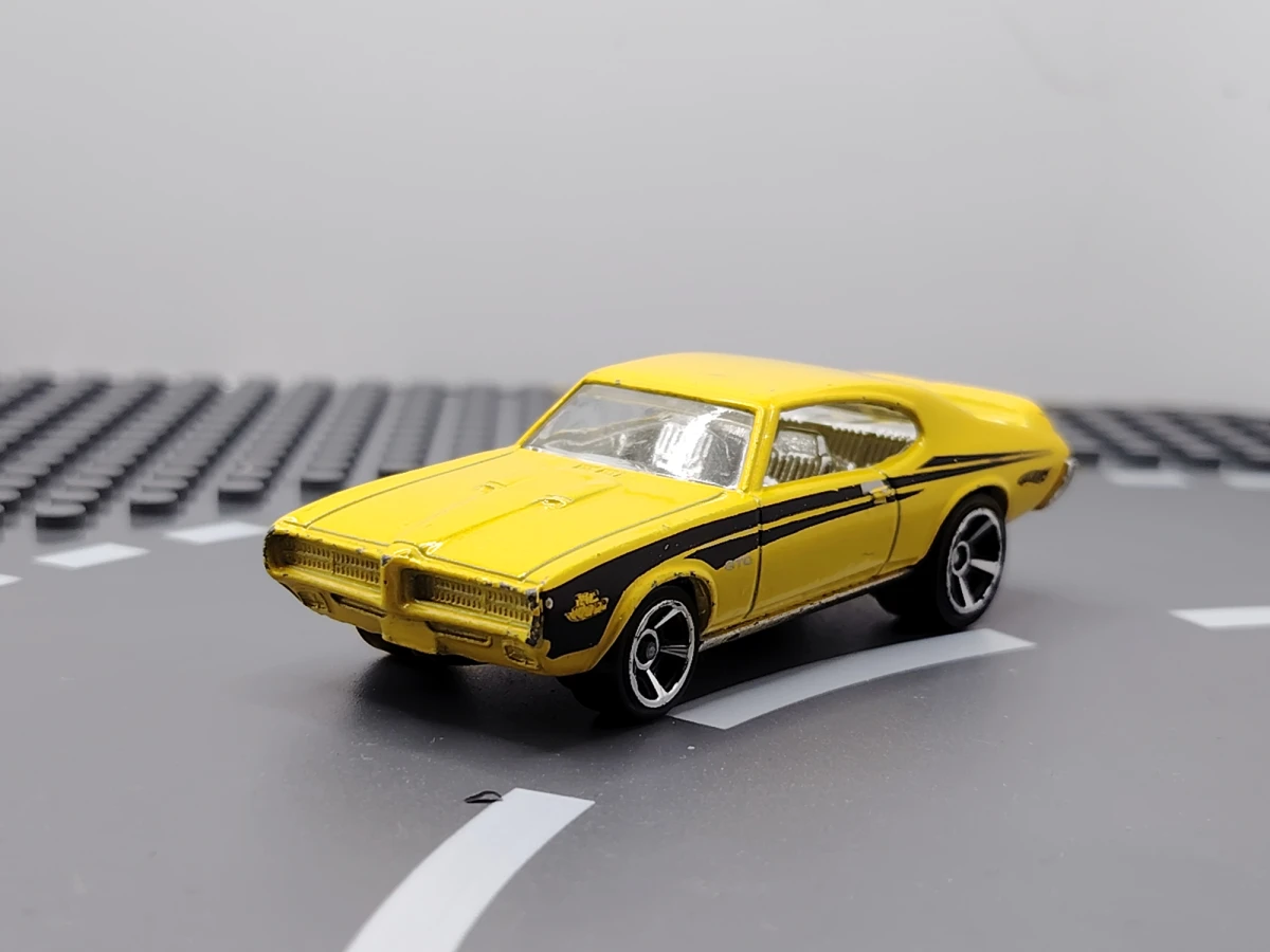 2010 69 Pontiac GTO Yellow: No Package: Image 2
