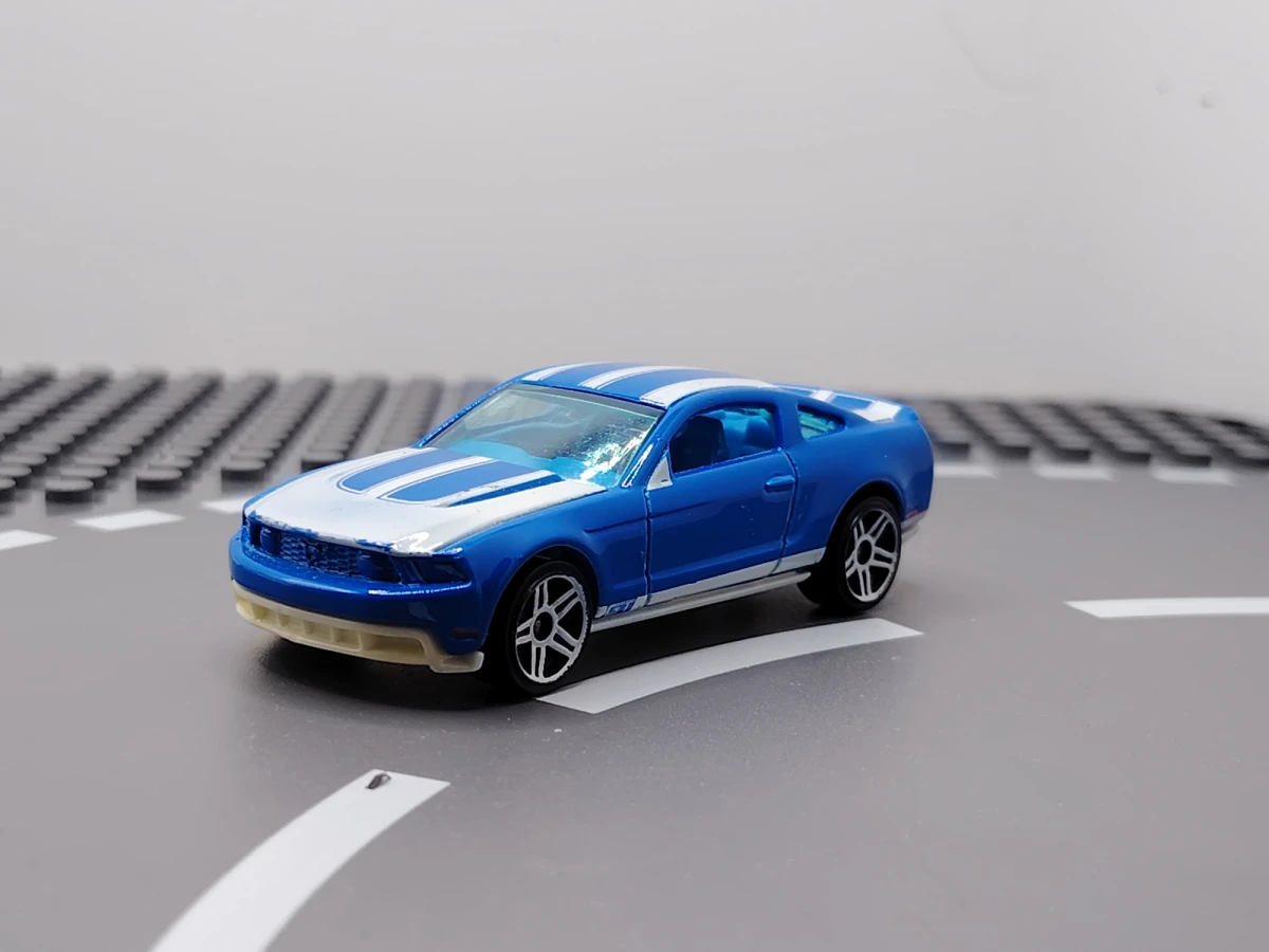 2010 2010 Ford Mustang GT Blue: No Package: Image 2