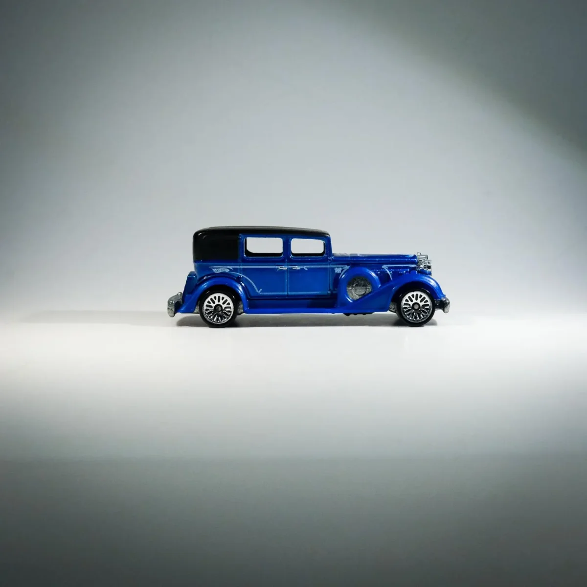 2010 Classic Packard Blue: Image 4