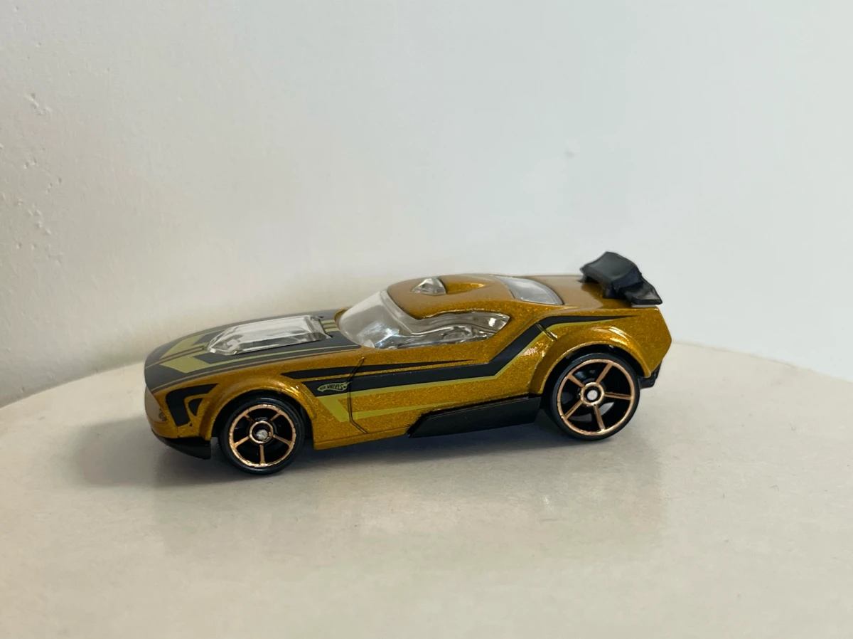 2010 Fast Fish Gold: No Package: Image 4