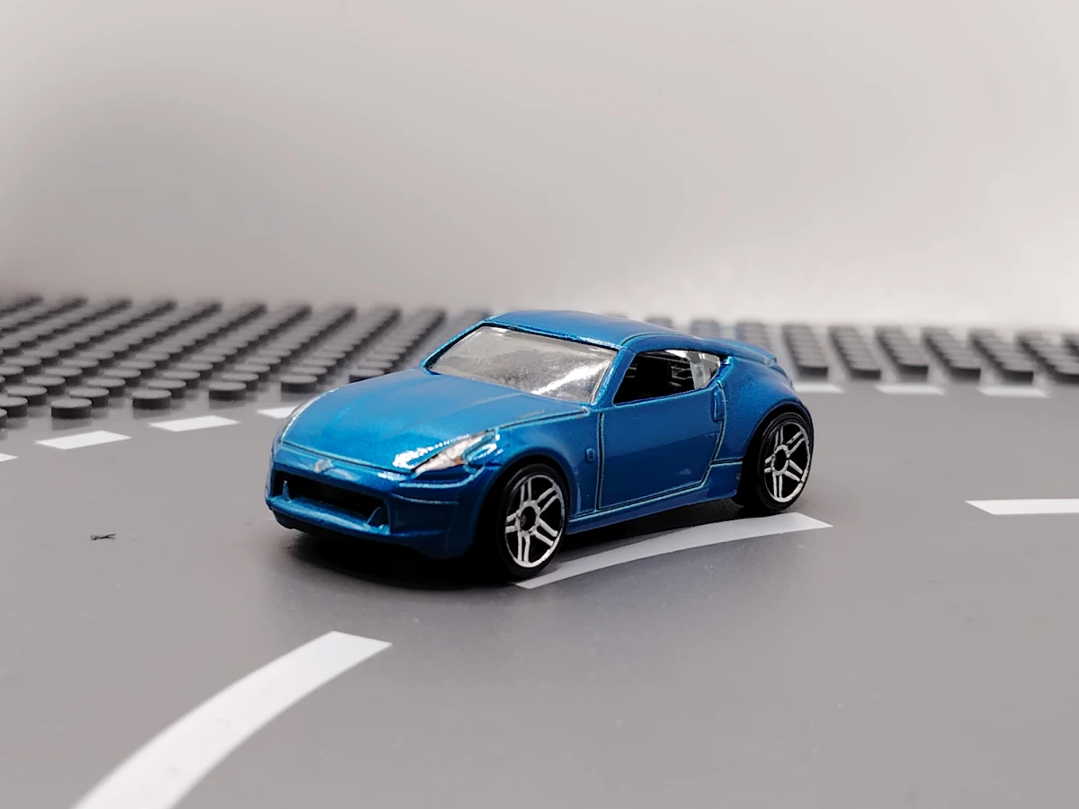 2010 Nissan 370Z Blue: No Package: Image 2